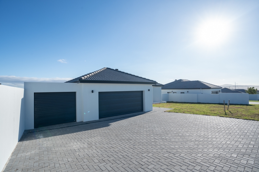 4 Bedroom Property for Sale in Haasendal Western Cape